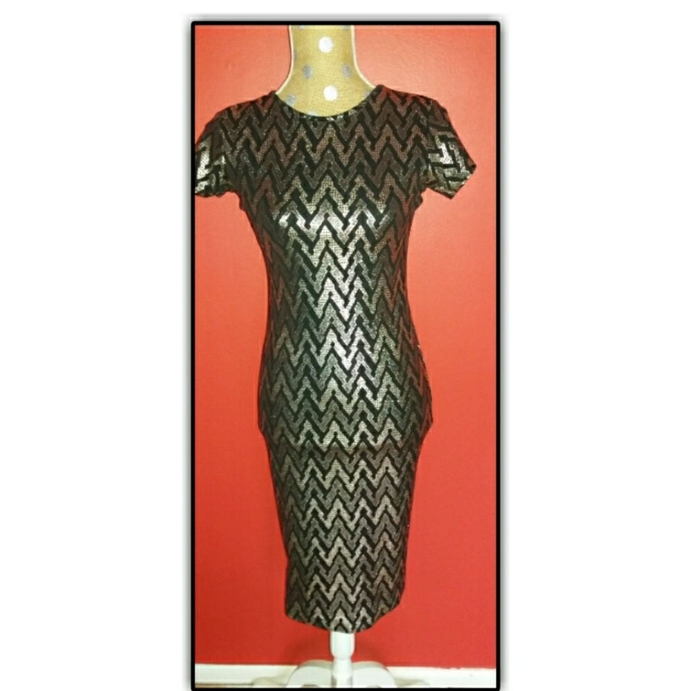Miss London Gold Foil Print Midi Dress (10)